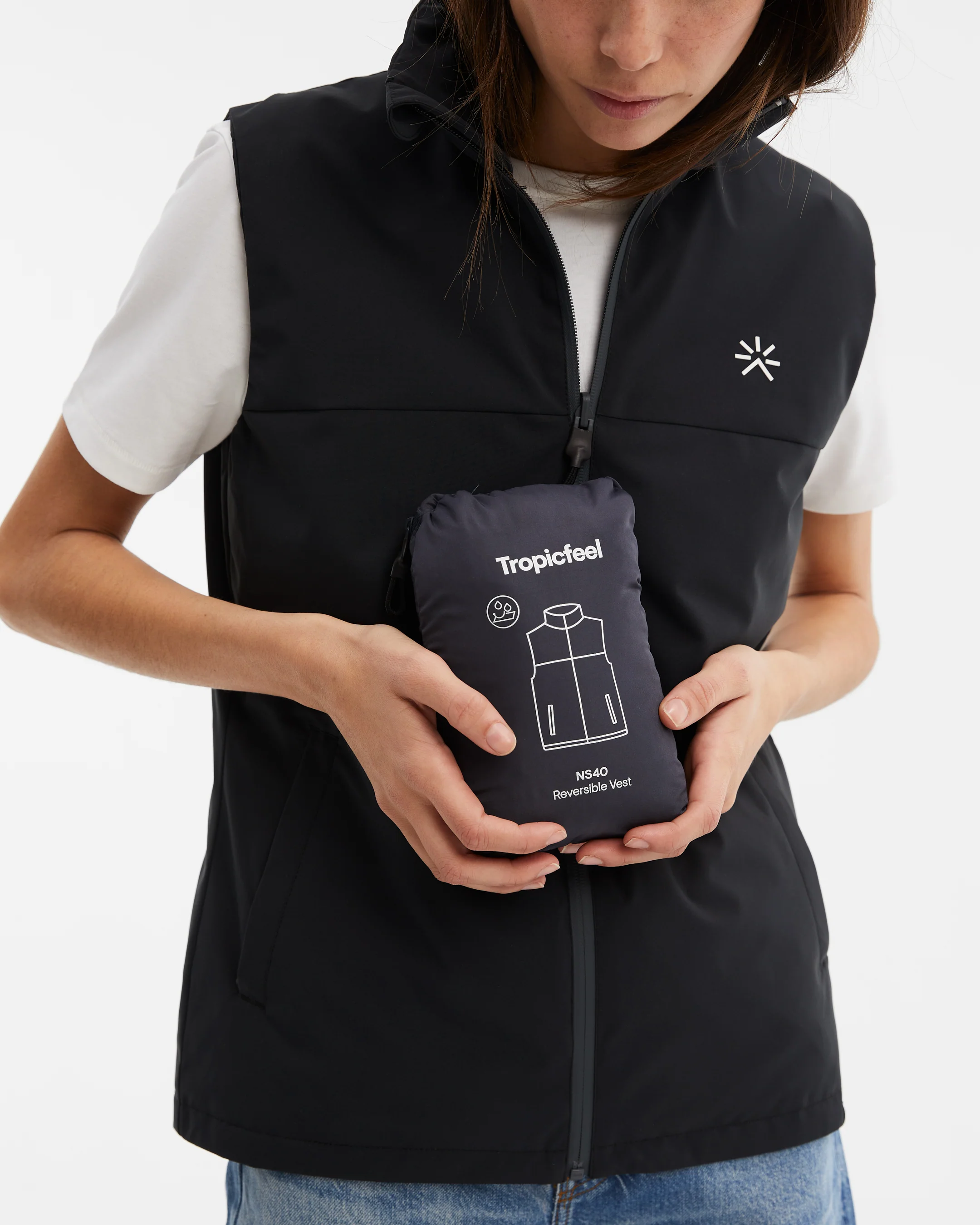 Women's NS40 Reversible Vest Core Black - Image 2